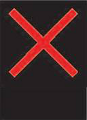Ein Wechselverkehrszeichen zeigt rote, gekreuzte Schrägbalken.